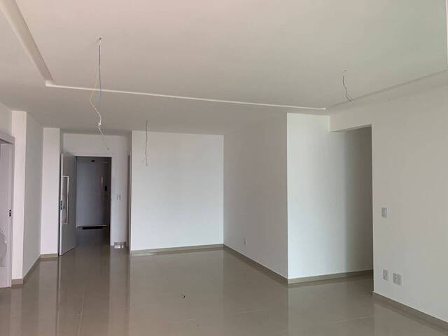 #561 - Apartamento para Venda em Campos dos Goytacazes - RJ - 3